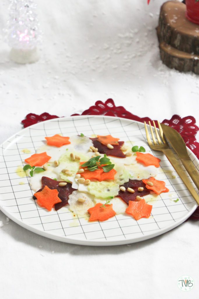 Gemüse Carpaccio vegan, vegetarisch, ohne Fleisch, Karotten, Gurken, Rote Rüben, Rote Beete, Pinienkerne