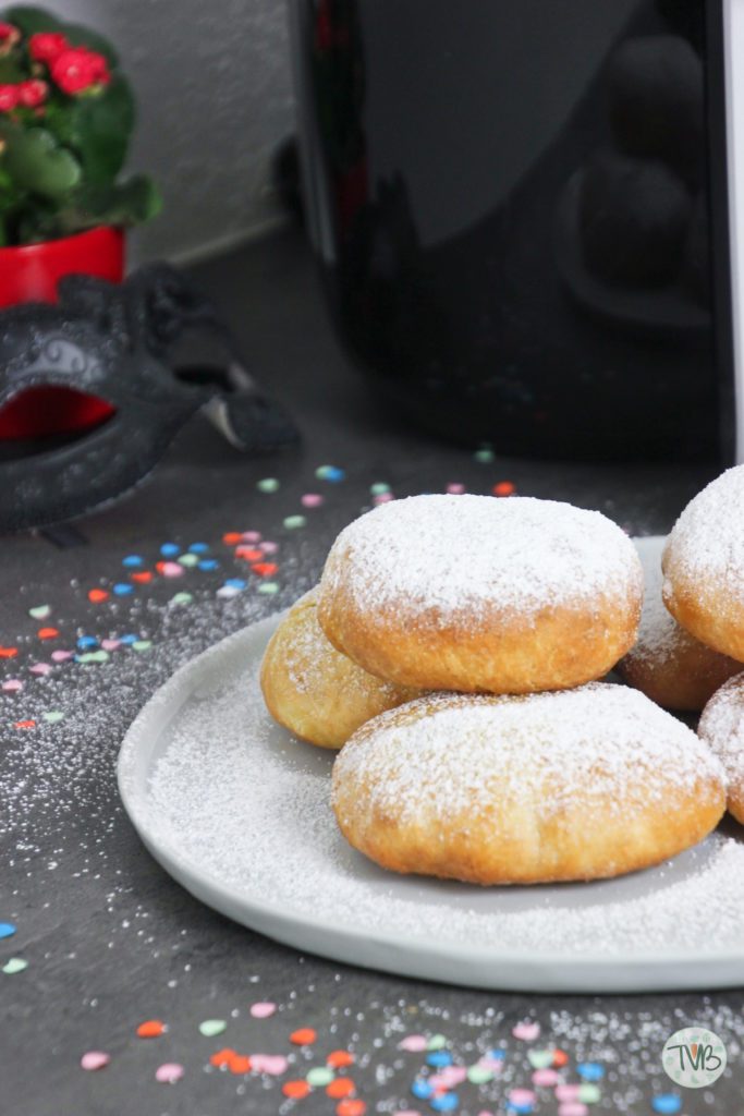 Vegane Krapfen, marillen Marmelade aus Philips Airfryer