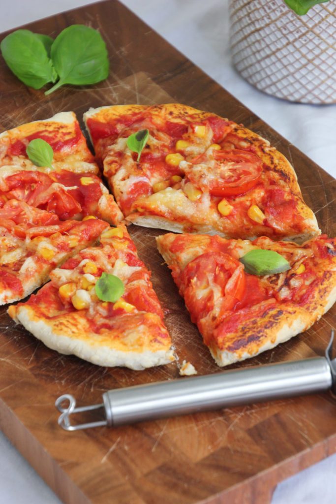 Veggie Pizza aus dem Airfryer Philips, vegan, Gemüse, Mais, Toamte, pflanzlich