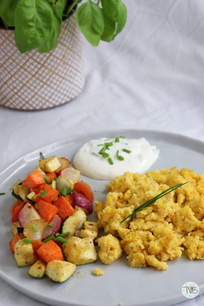 Polenta, Maisgrieß, Gemüse, Schnittlauch, Sterz, steirisch, Ofengemüse, vegan, vegetarisch