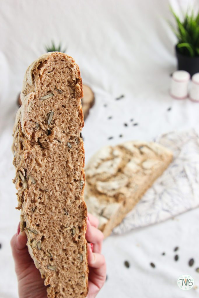 Sauerteigbrot, Roggen, Dinkel, Kürbiskerne, vegan, Sauerteigrezept