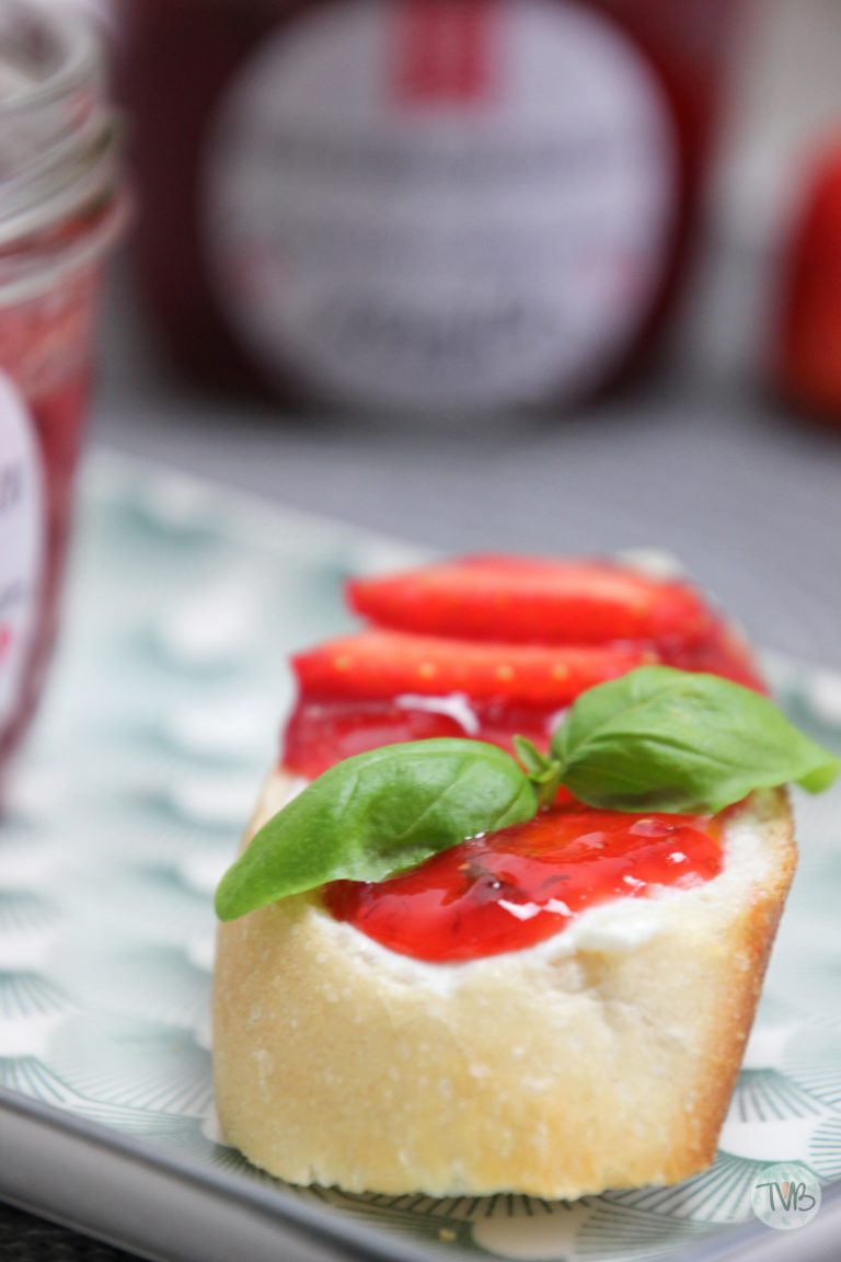 Erdbeer-Basilikum Marmelade #kreativeinkochen - Tschaakii&amp;#39;s Veggie Blog