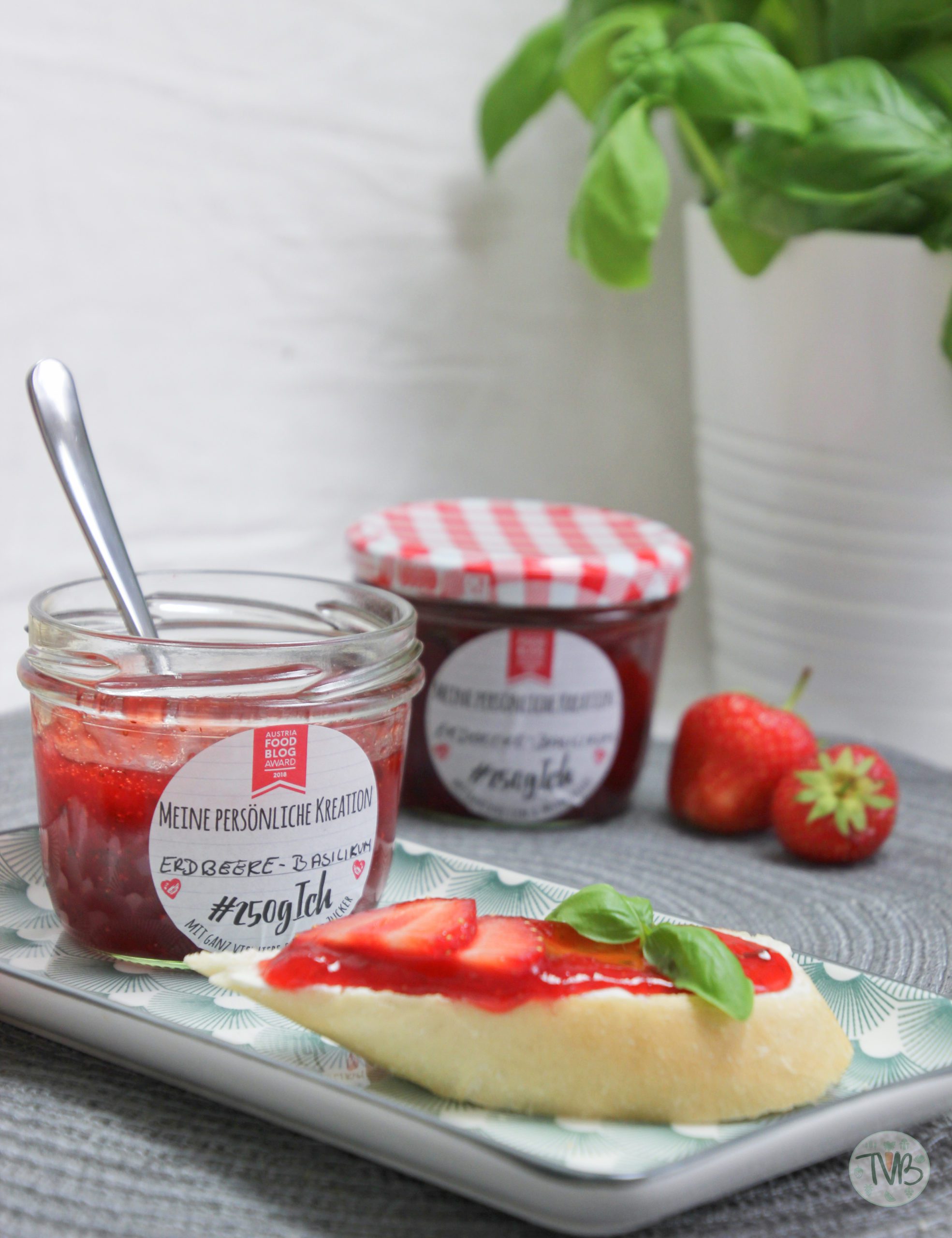 Erdbeer-Basilikum Marmelade #kreativeinkochen - Tschaakii&amp;#39;s Veggie Blog