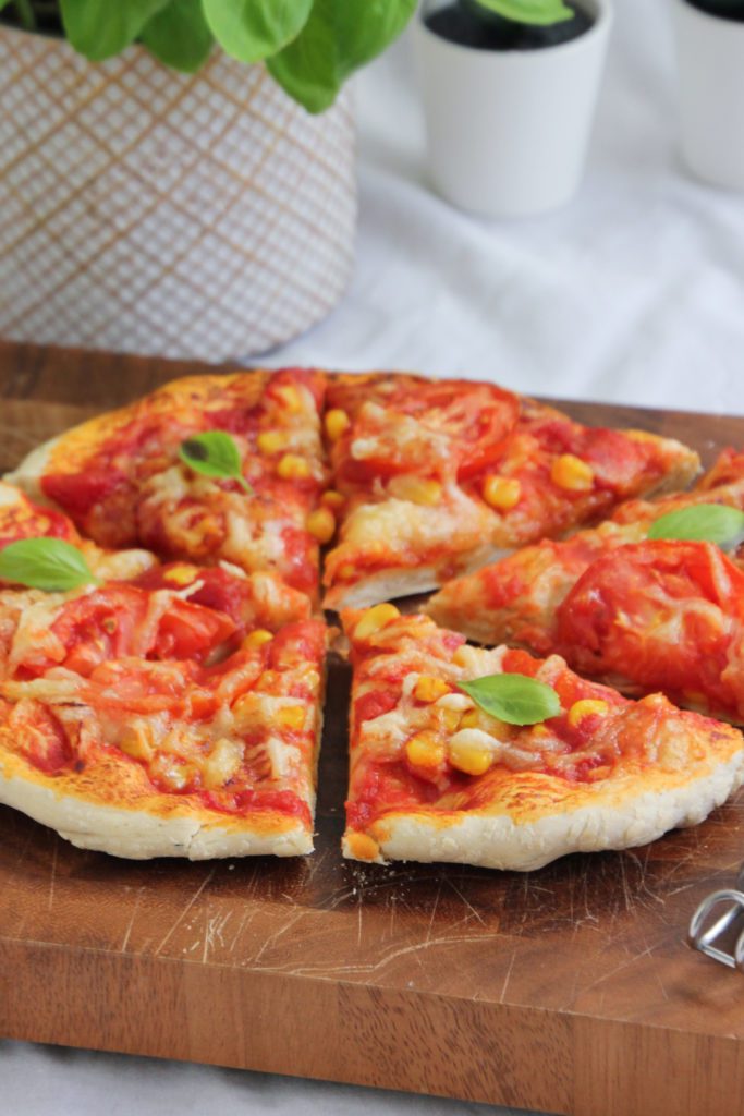 Veggie Pizza aus dem Airfryer Philips, vegan, Gemüse, Mais, Toamte