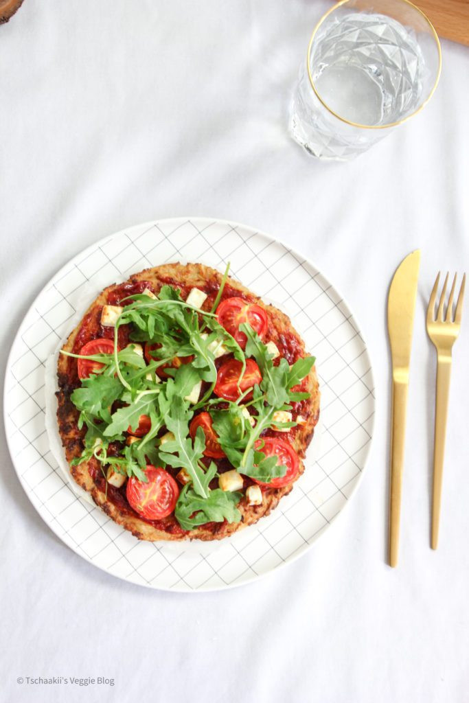 Karfiol Pizza, Blumenkohl, vegan, fitness, wenig Kalorien, ohne Ei, rein pflanzlich, gesund, schnell lecker