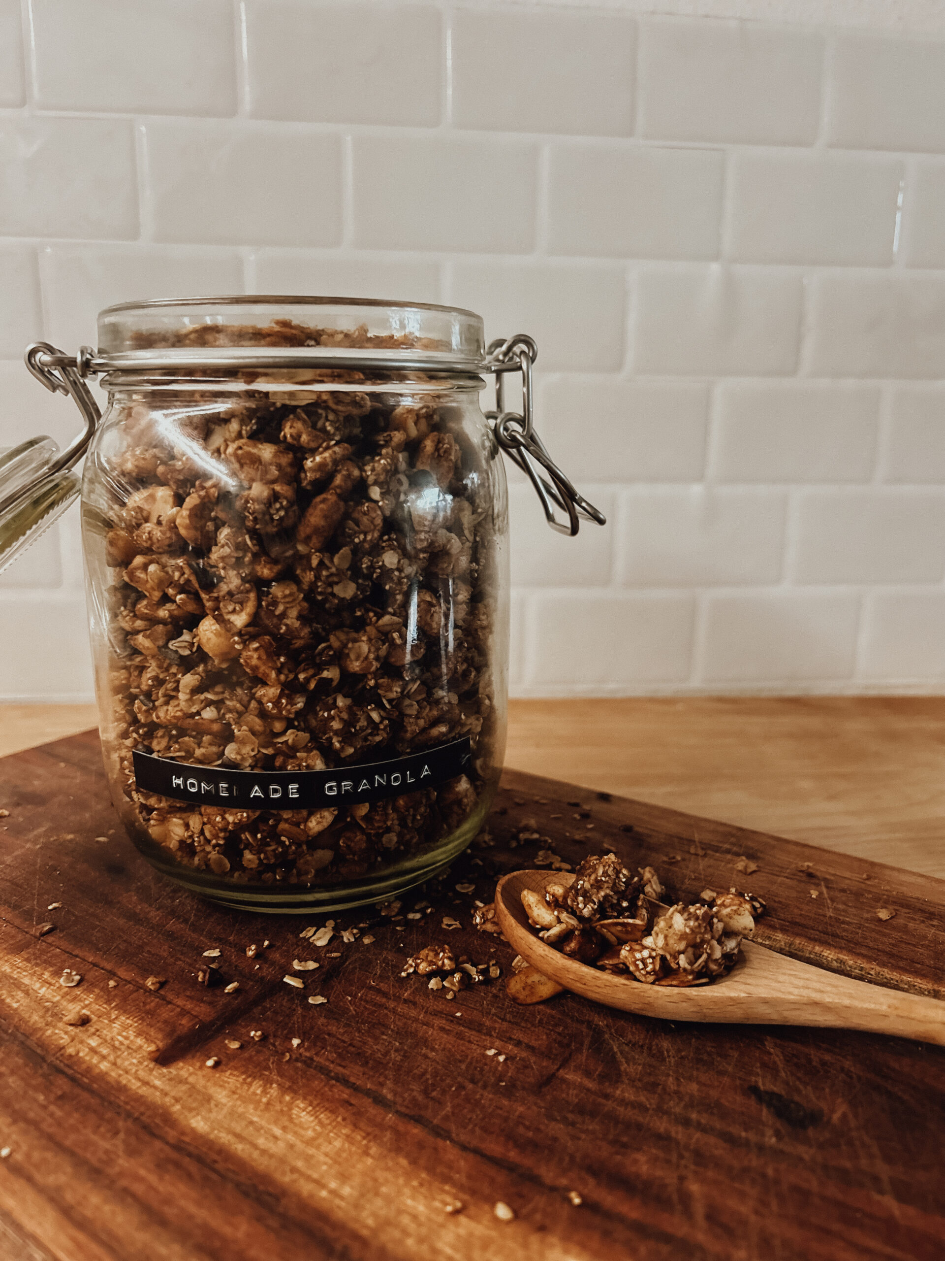 Knuspriges selbstgemachtes Granola Rezept - Tschaakii&amp;#39;s Veggie Blog